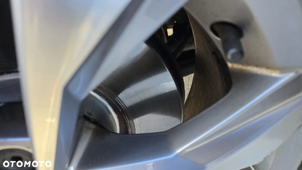 Volkswagen Passat - 14