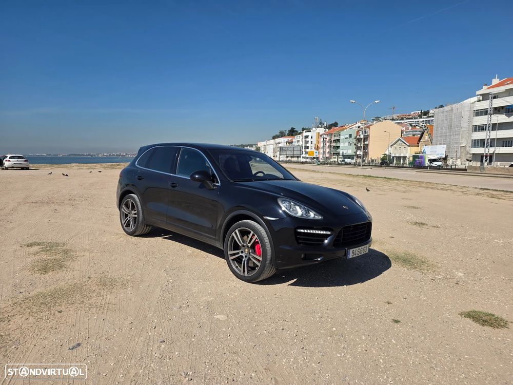 Porsche Cayenne Turbo Tiptronic S - 40