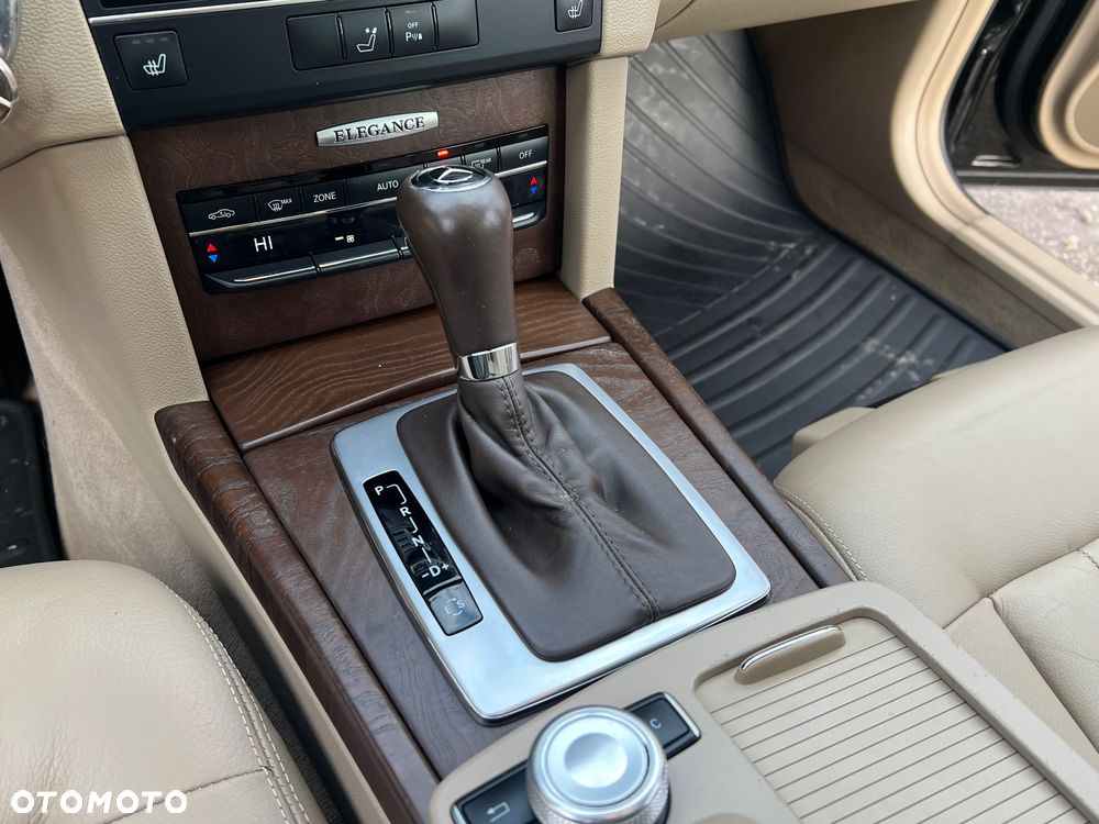 Mercedes-Benz Klasa E 250 CDI DPF BlueEFFICIENCY Automatik Elegance - 14