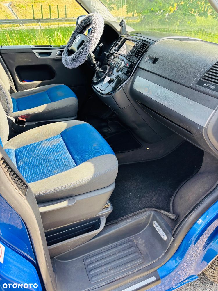 Volkswagen Multivan - 11