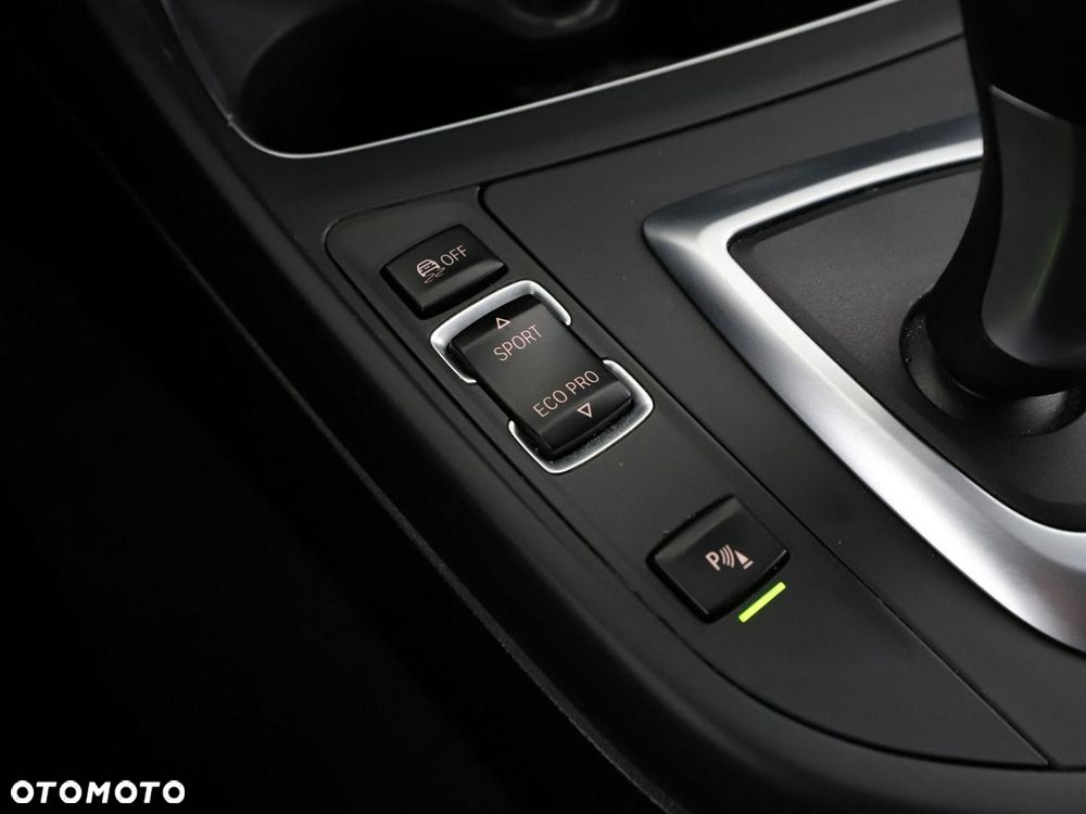 BMW Seria 1 118d Edition Metropolitan - 29