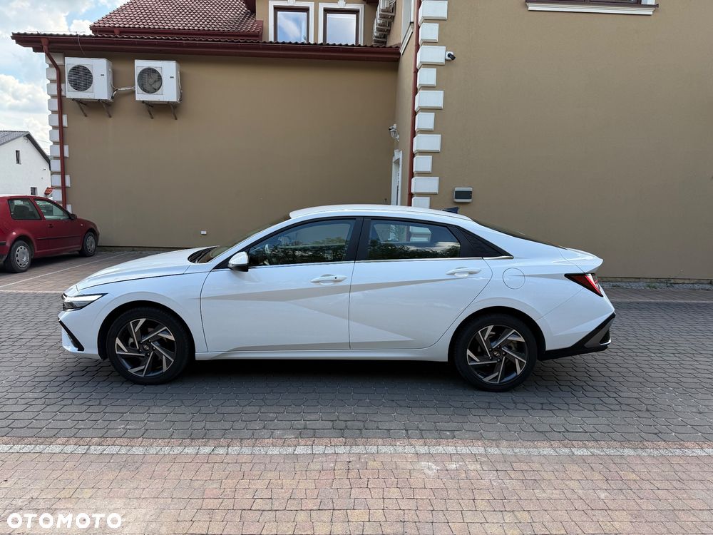 Hyundai Elantra 1.6 Smart - 24