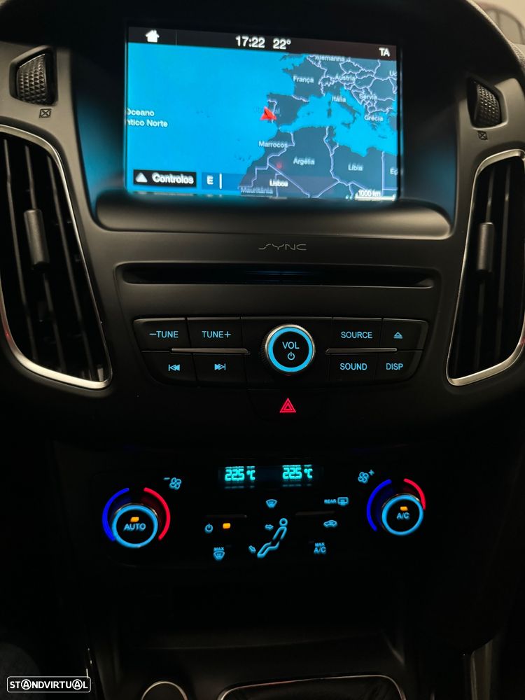 Ford Focus 1.0 EcoBoost Titanium - 21
