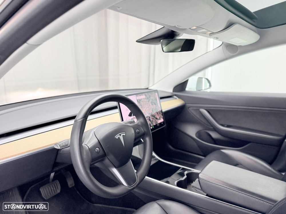 Tesla Model 3 Long-Range Dual Motor AWD - 24