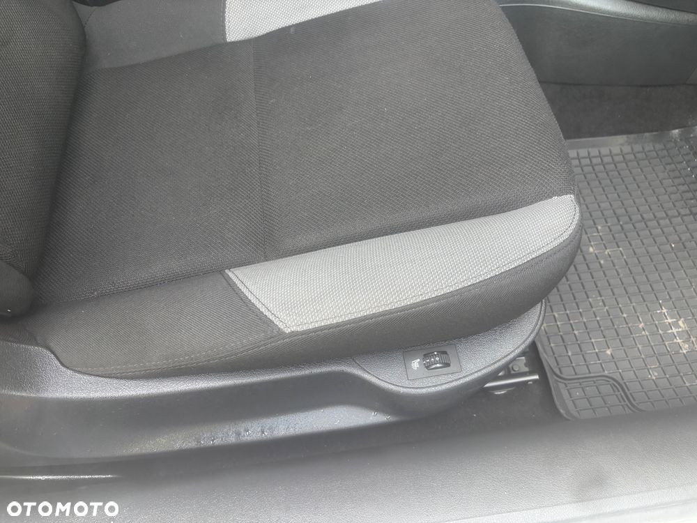 Peugeot 207 95 VTi Urban Move - 31