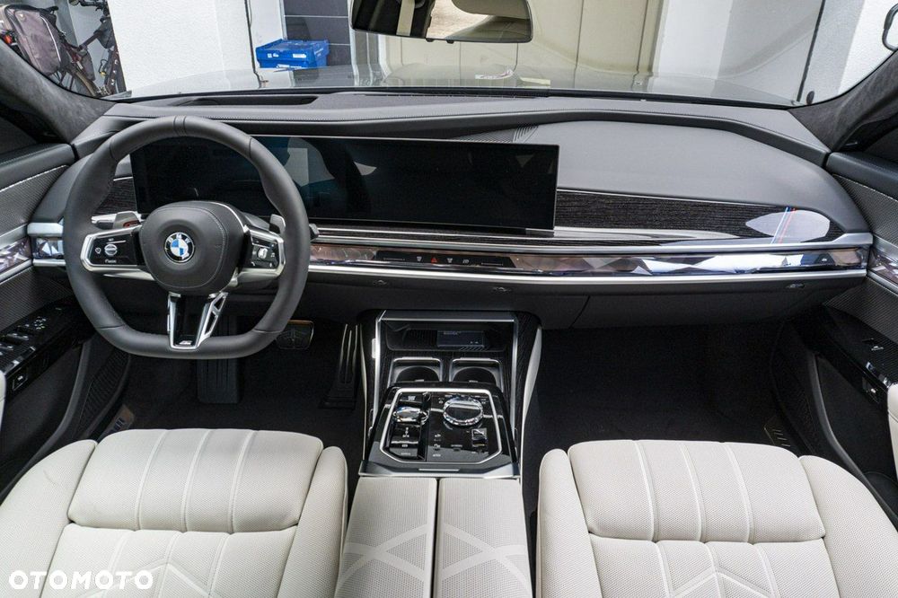 BMW Seria 7 - 17