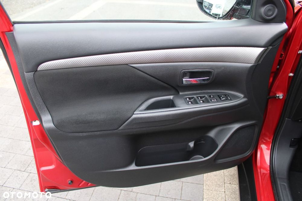 Mitsubishi Outlander - 19