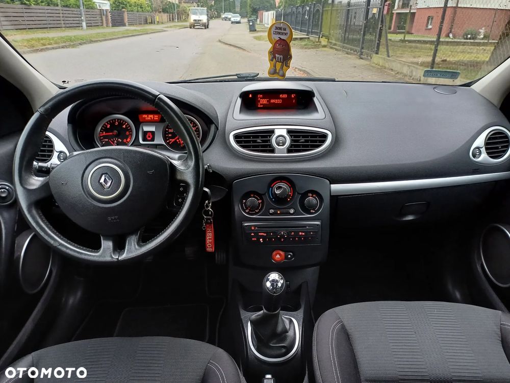 Renault Clio 1.5 dCi Alize - 32