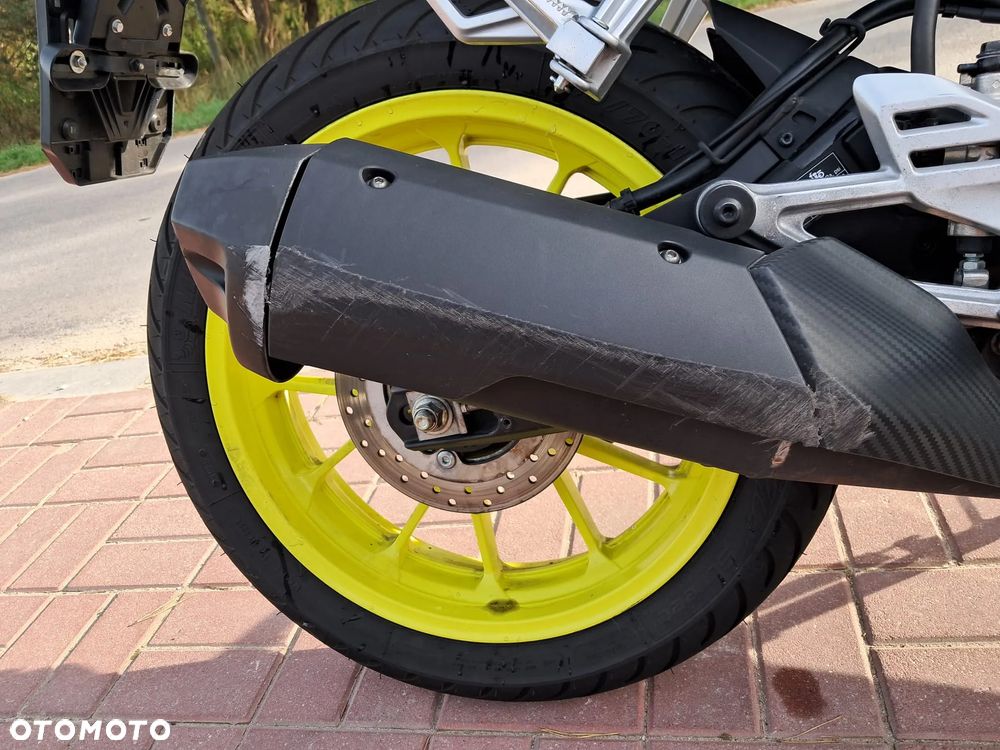 Yamaha YZF - 5