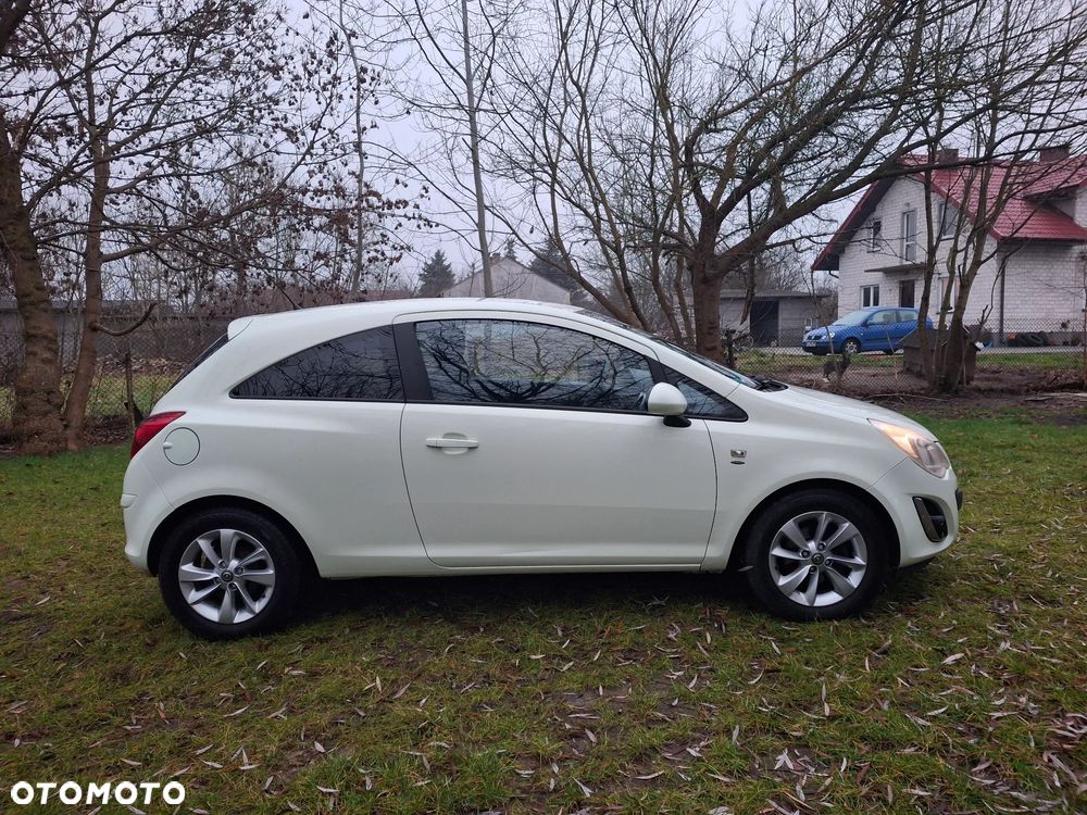 Opel Corsa 1.4 16V Satellite - 12