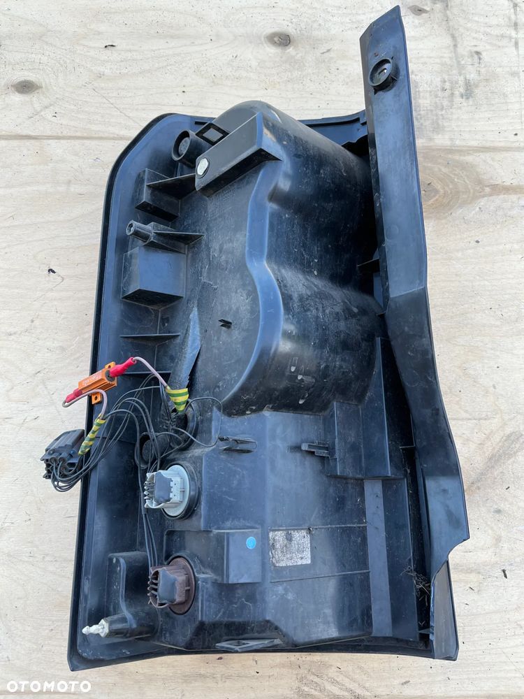 Lampa tylna prawa Land Rover Discovery 4 IV - 4