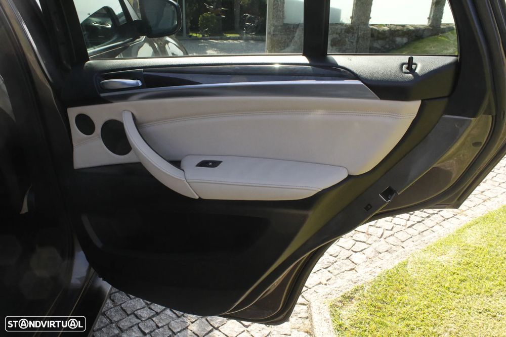 BMW X5 xDrive40d - 24