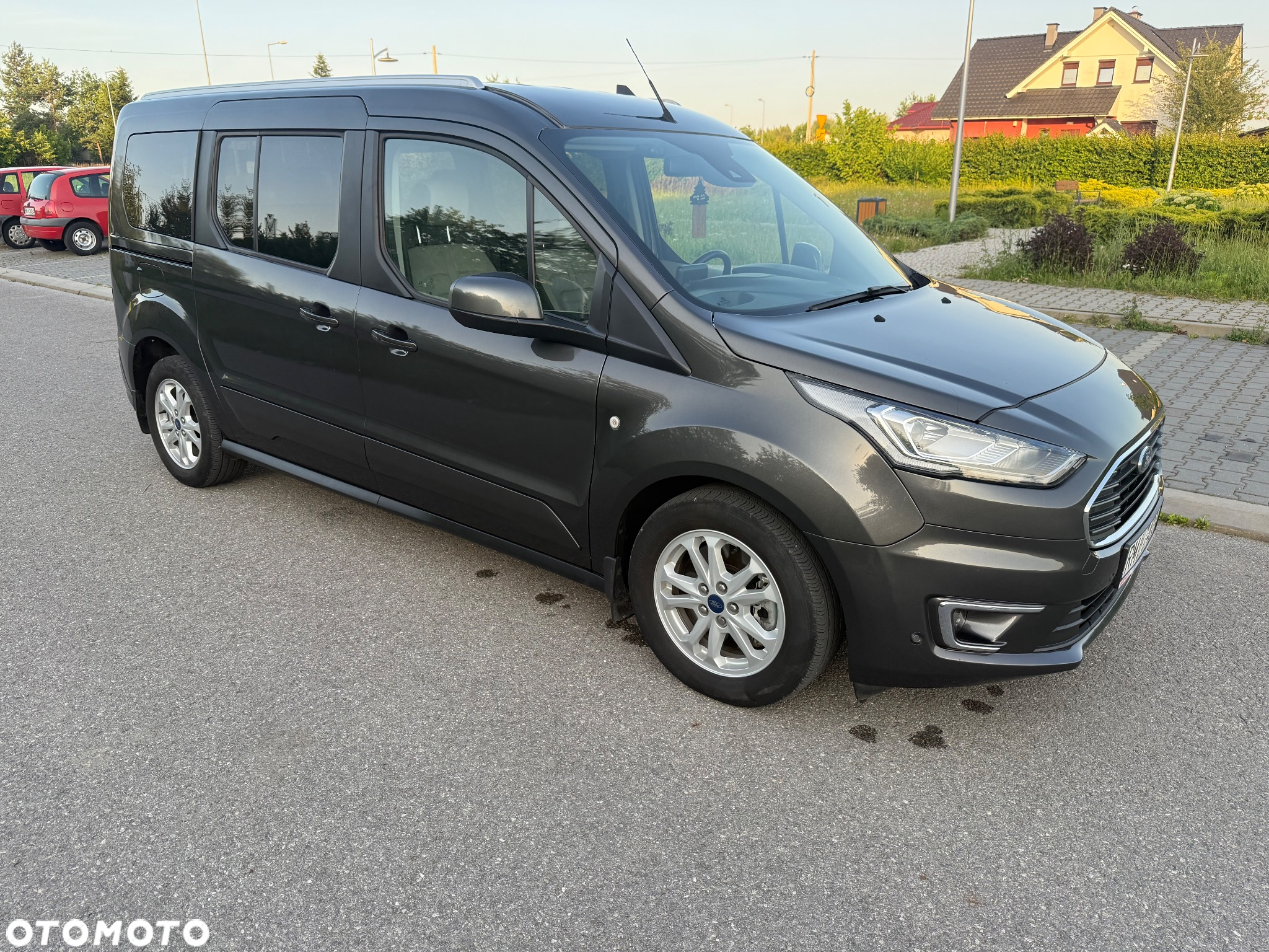 Ford Tourneo Connect Grand - 3