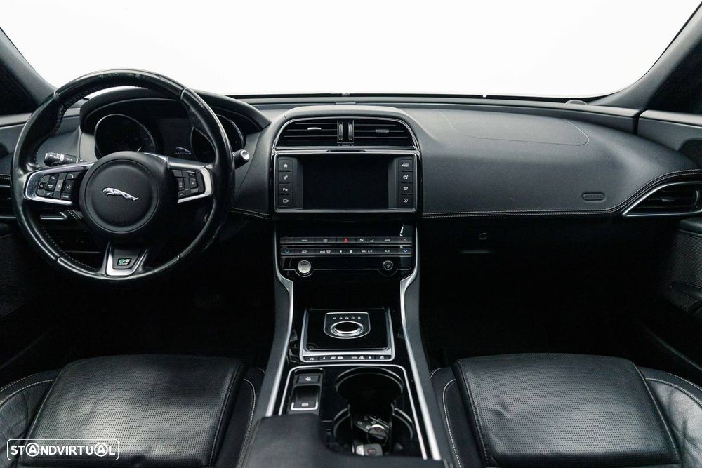 Jaguar XE 2.0 D R-Sport Aut. - 7