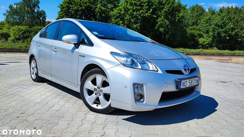 Toyota Prius (Hybrid) - 7