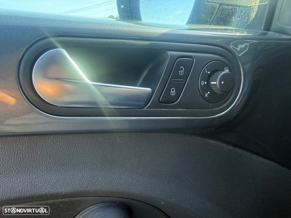 VW New Beetle 1.6 TDi Design - 20