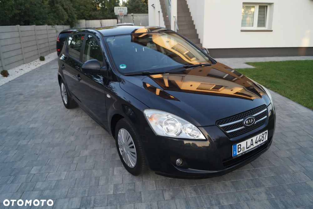 Kia Ceed - 4
