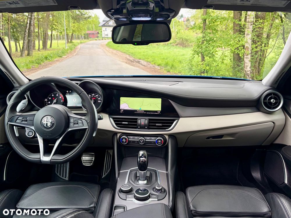 Alfa Romeo Giulia 2.0 Turbo 16V AT8 Veloce - 32