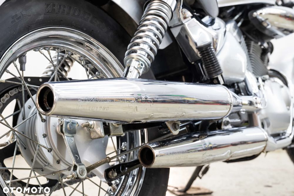 Suzuki Intruder - 16