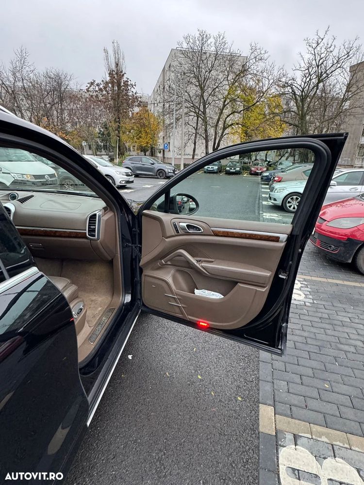 Porsche Cayenne - 12