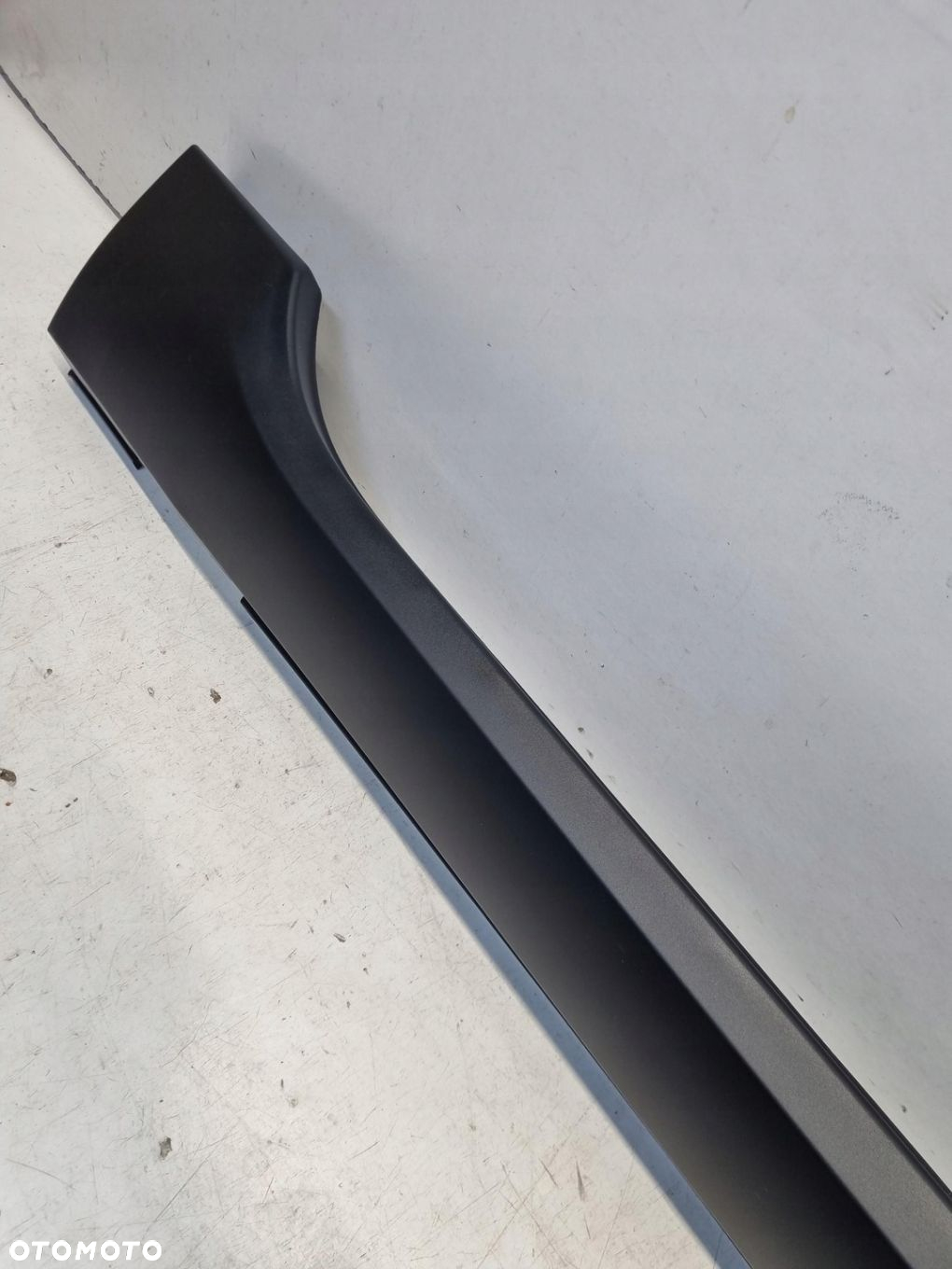 Peugeot 2008 I 1 Próg nakładka listwa progowa PRAWA ŁADNA - 2