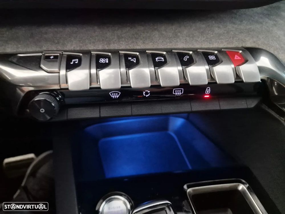 Peugeot 3008 1.6 Hybrid GT Line e-EAT8 - 27