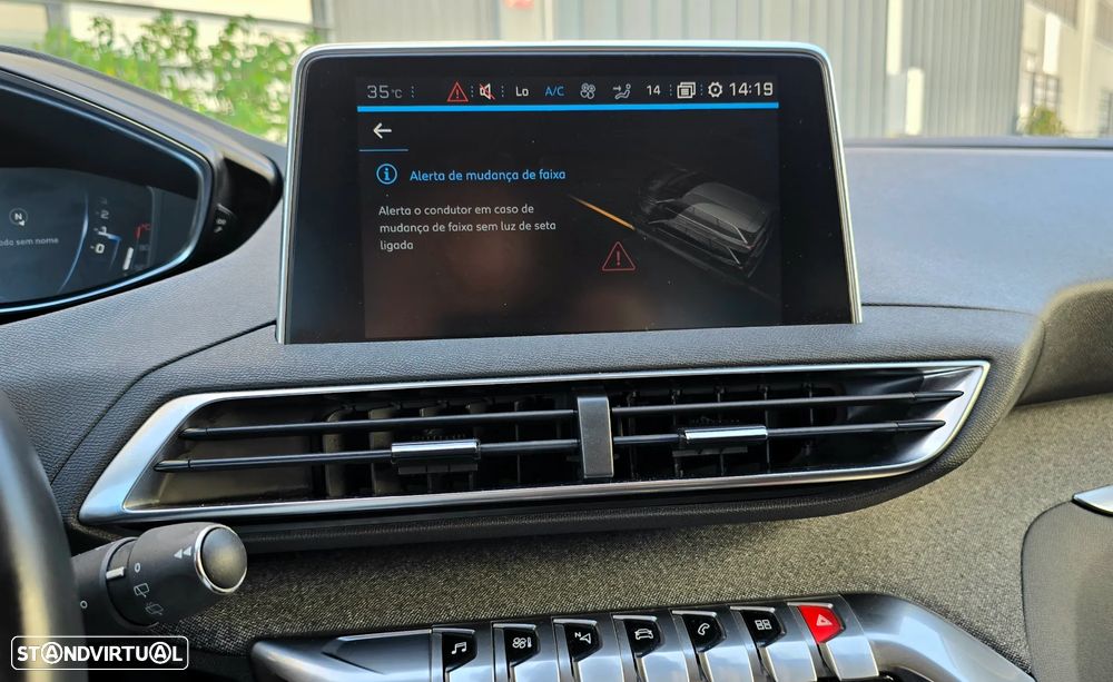 Peugeot 5008 PureTech 130 Allure — fotografia 16
