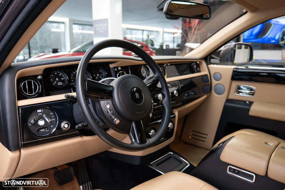 Rolls Royce Phantom 6.8 V12 - 6