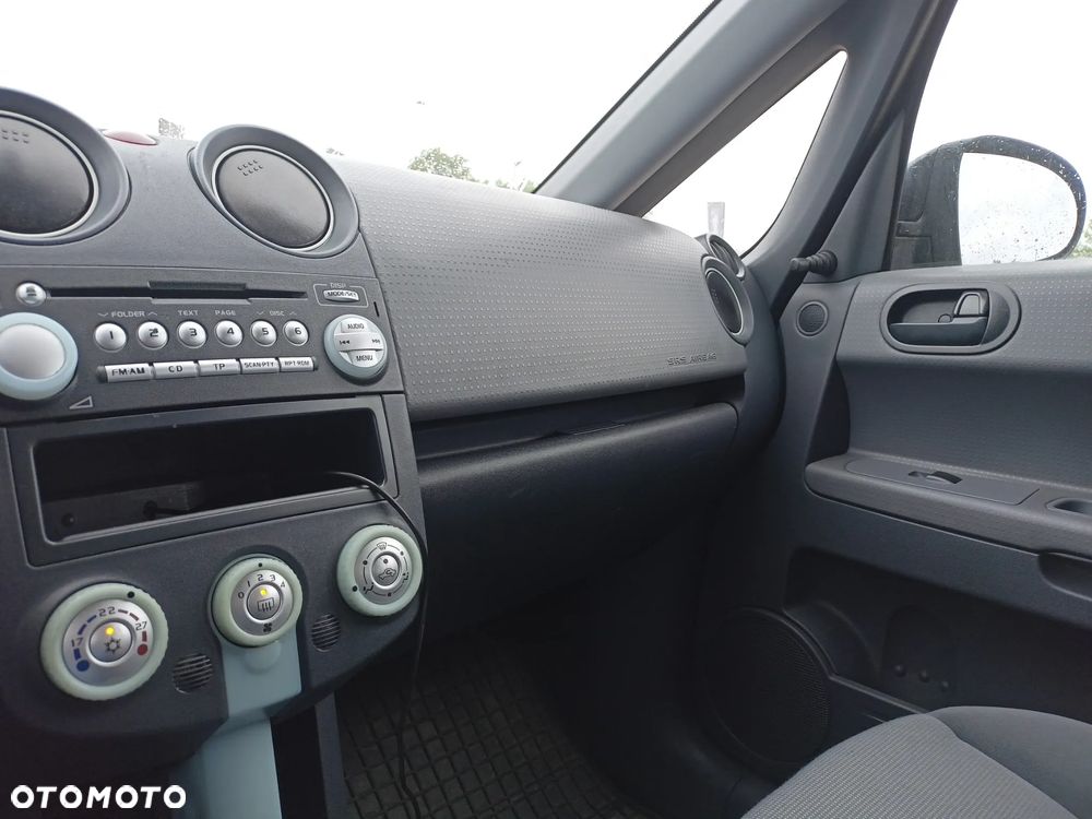 Mitsubishi Colt - 11