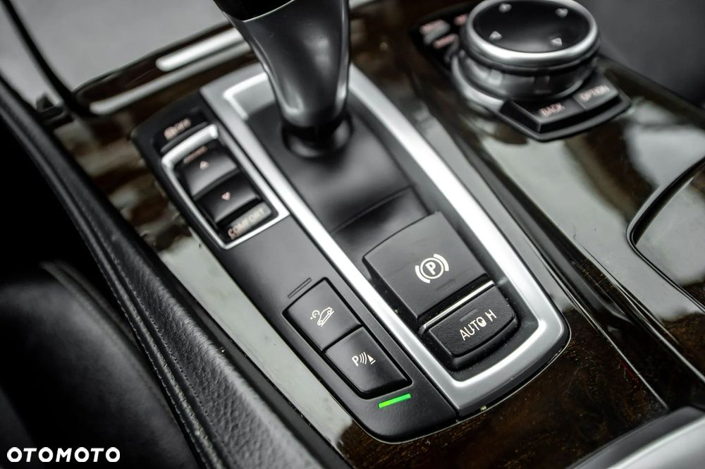 BMW Seria 5 530d Sport-Aut Luxury Line - 28