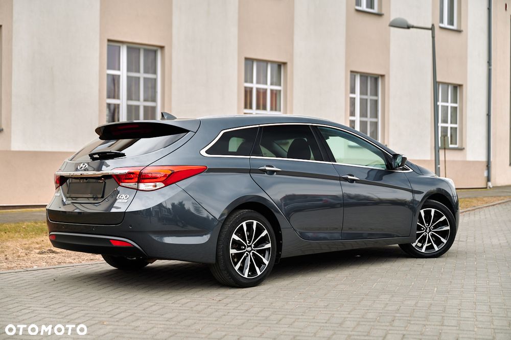 Hyundai i40 Kombi 1.7 CRDi DCT Premium - 2