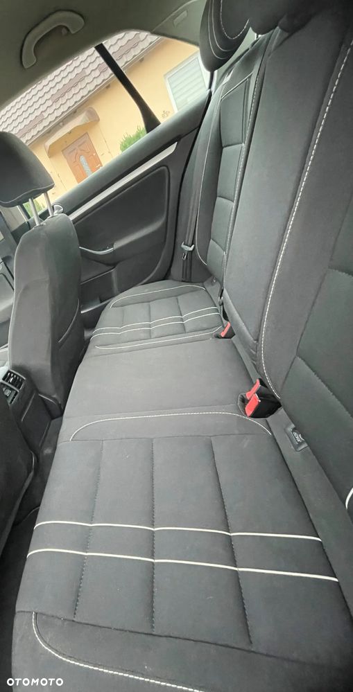 Volkswagen Jetta 1.6 TDI Highline Perfectline - 13