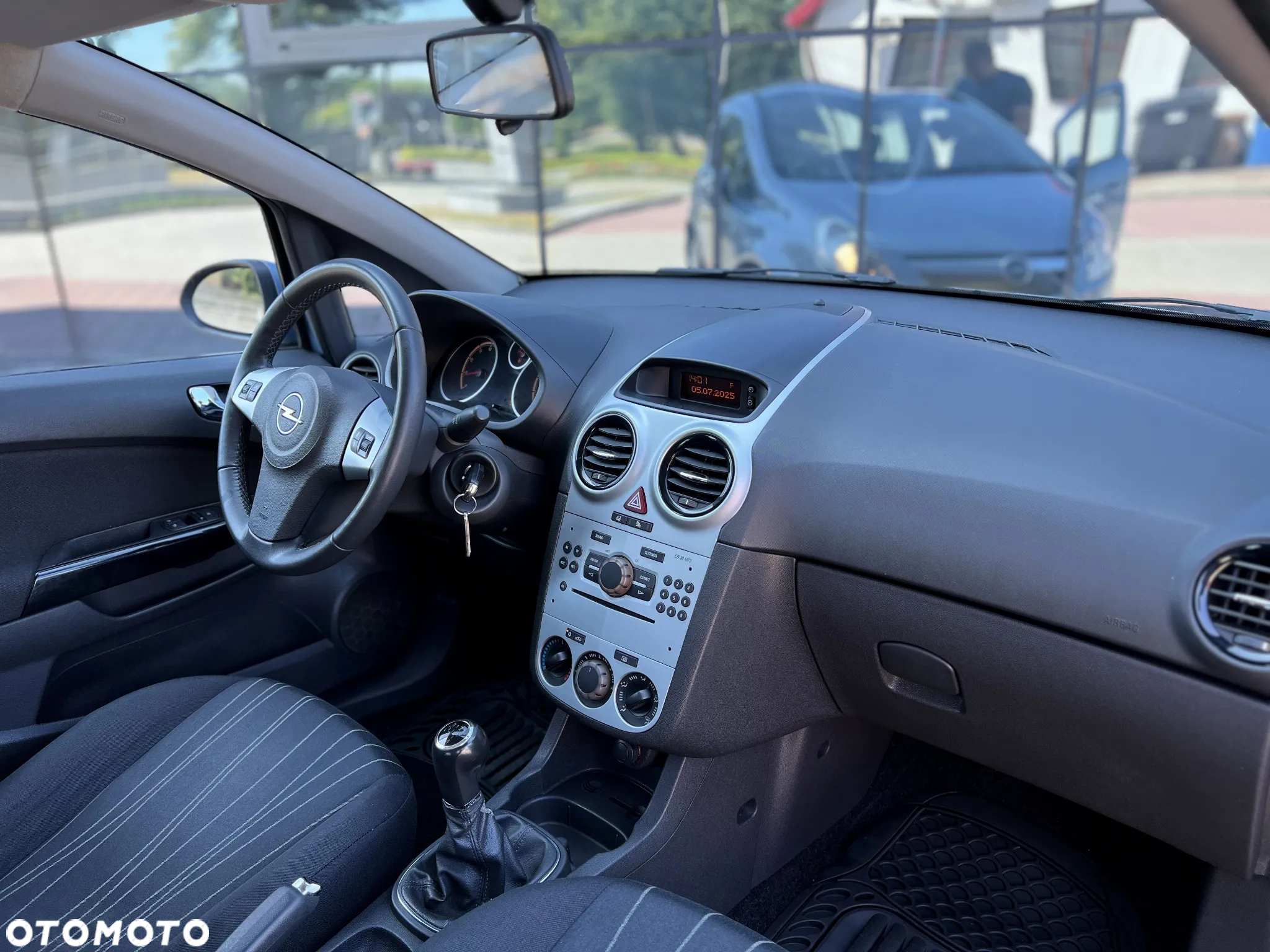Opel Corsa 1.2 16V Enjoy - 5