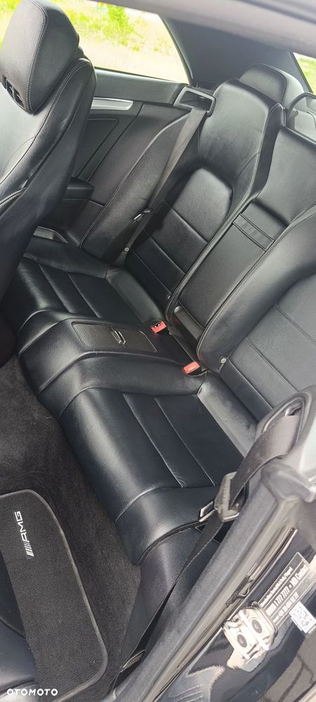 Mercedes-Benz Klasa E 300 BlueEFFICIENCY 7G-TRONIC Elegance - 8