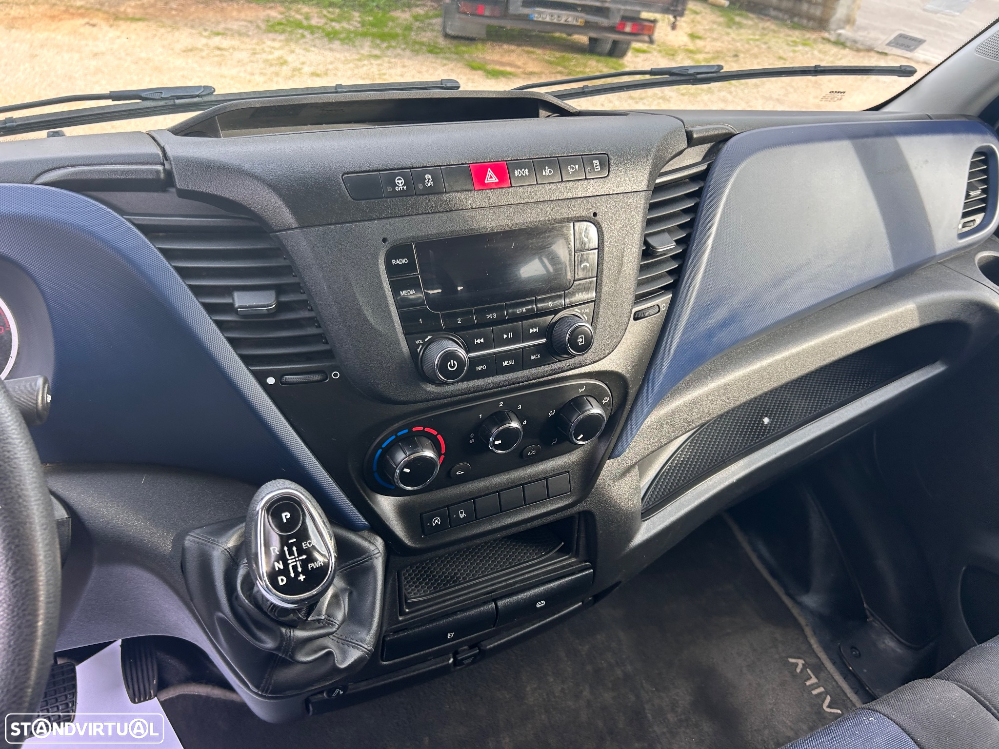 Iveco Daily 2.3 cab Dupla - 10