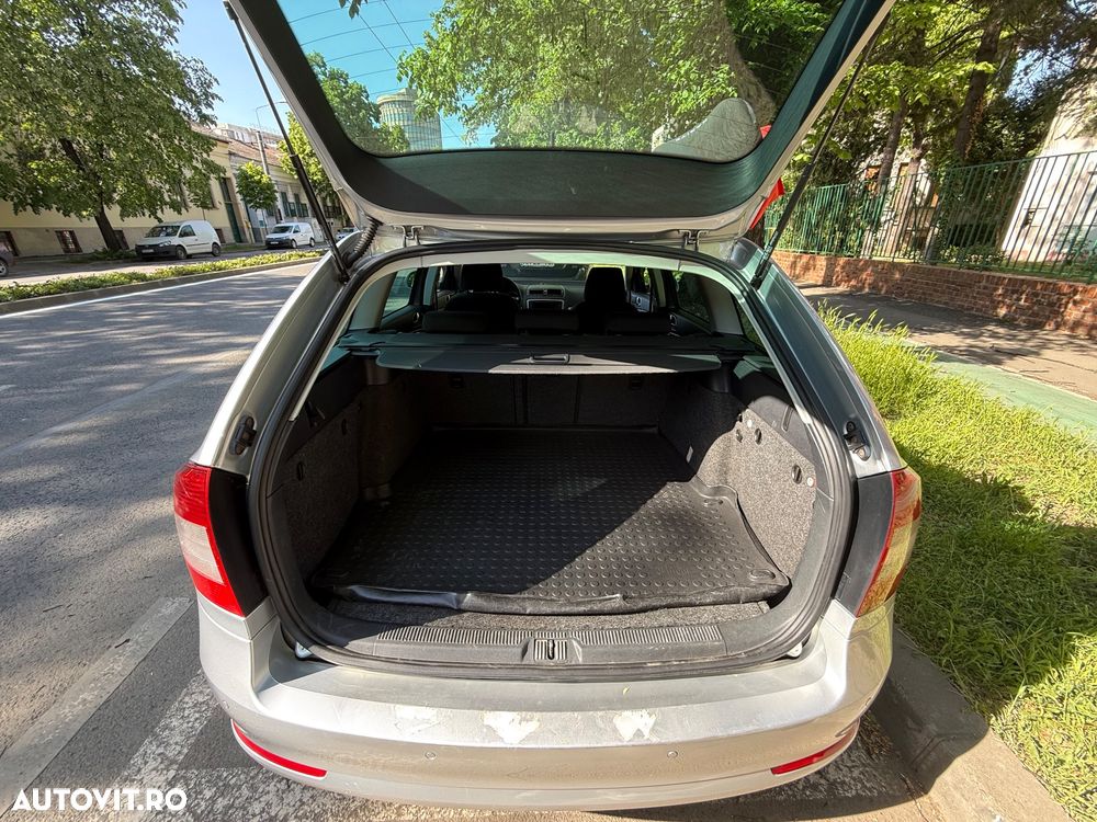 Skoda Octavia 1.6 TDI Ambiente DSG - 16