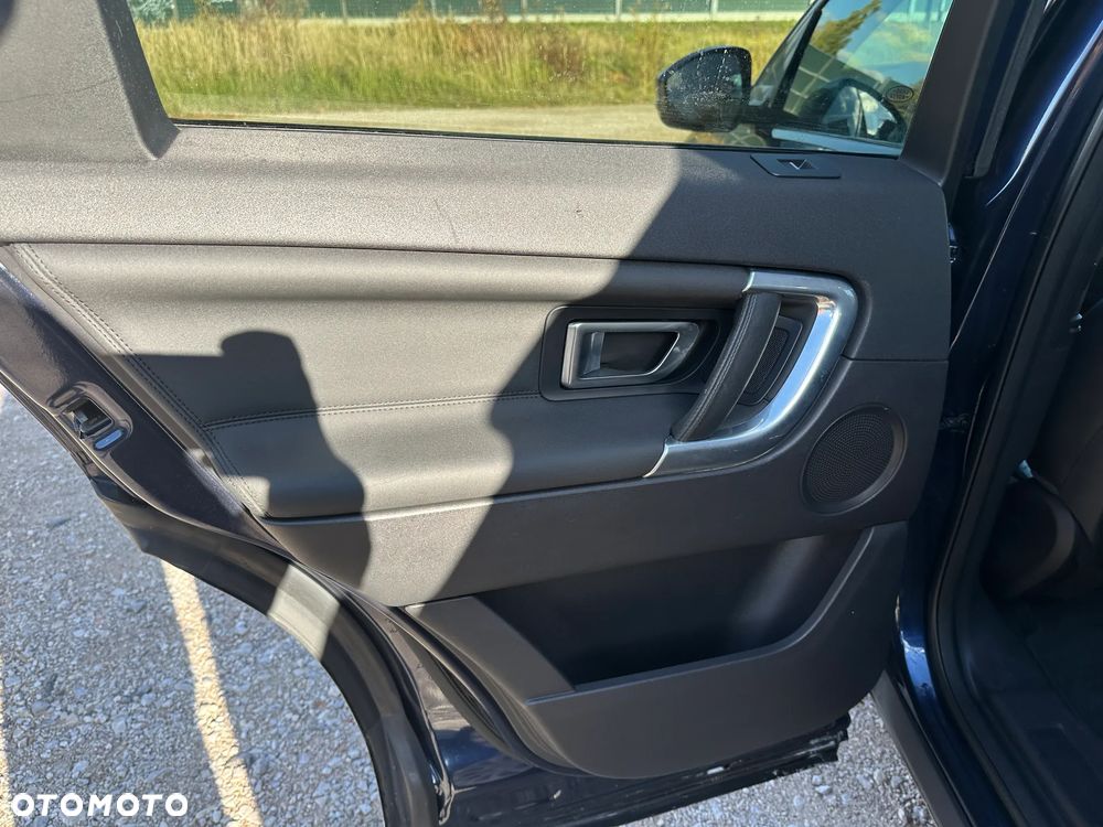 Land Rover Discovery Sport - 24