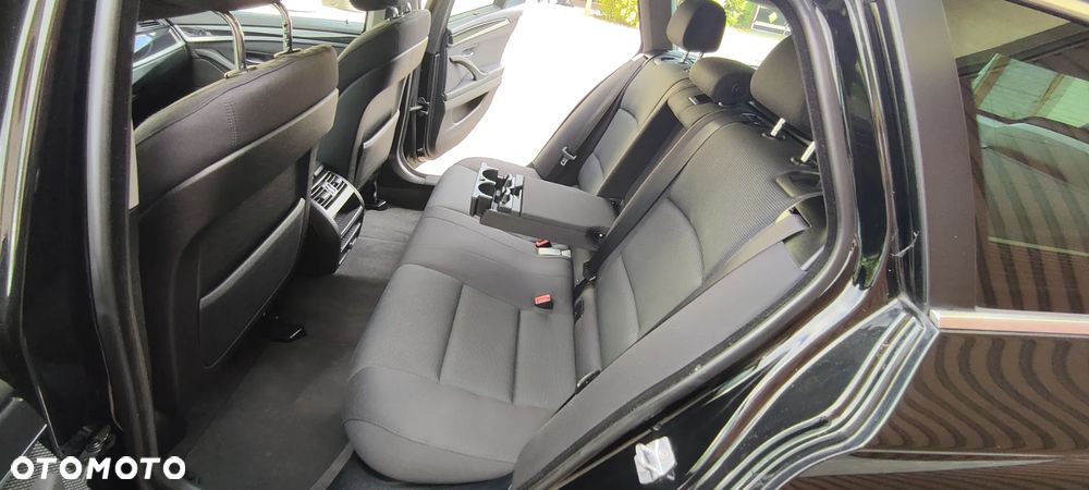 BMW Seria 5 520d - 24