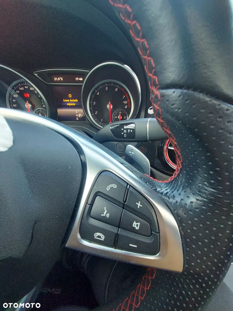 Mercedes-Benz CLA 220 4Matic 7G-DCT AMG Line - 13