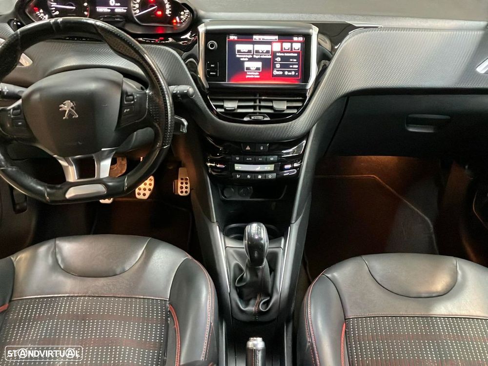 Peugeot 208 1.2 PureTech GT Line - 9