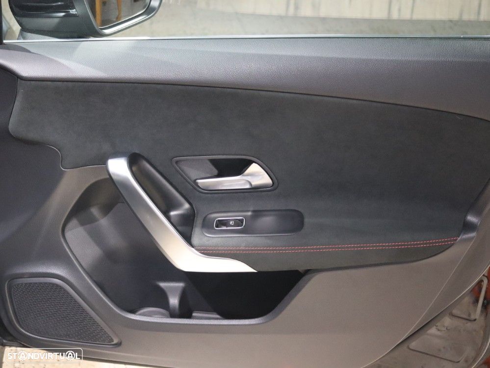 Mercedes-Benz A 180 d AMG Line - 20