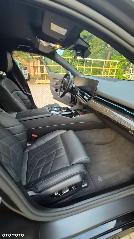 BMW Seria 5 540d xDrive mHEV M Sport - 16