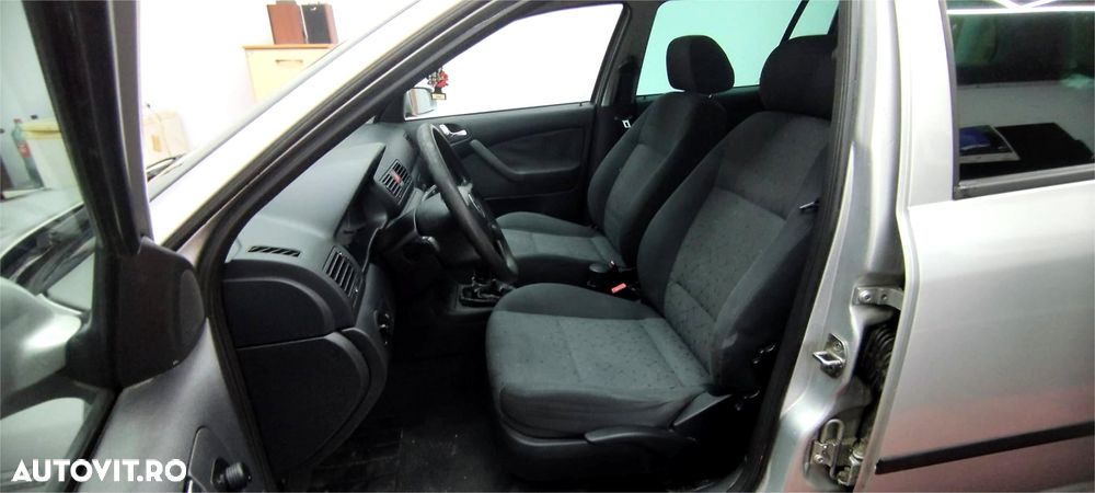 Skoda Octavia Combi 1.6 Elegance - 7