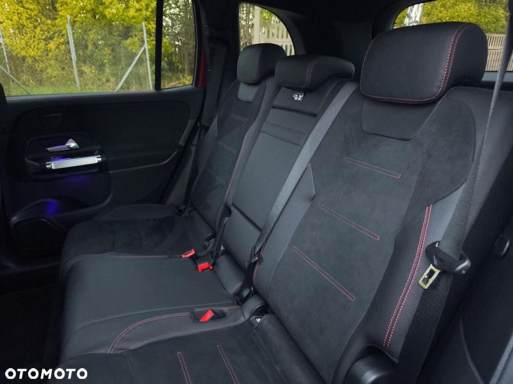 Mercedes-Benz GLB - 21