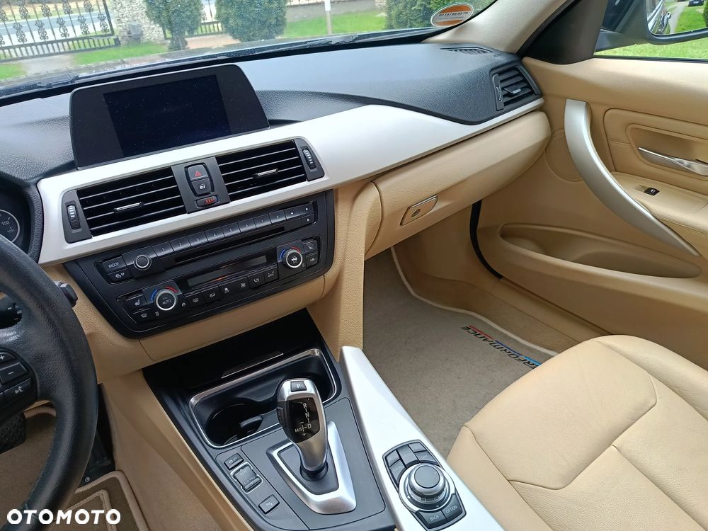 BMW Seria 3 320d DPF Edition Exclusive - 12