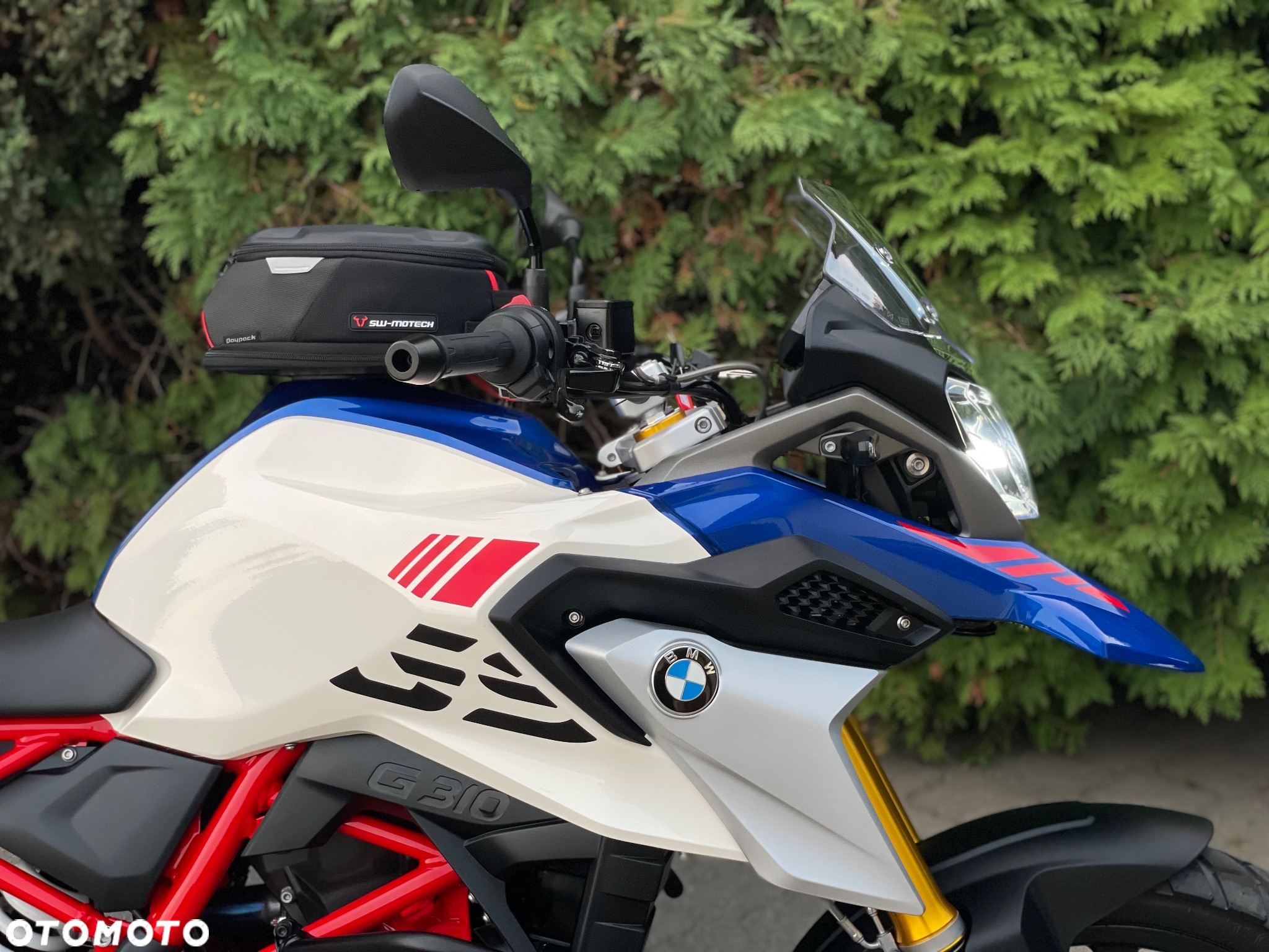 BMW G - 12