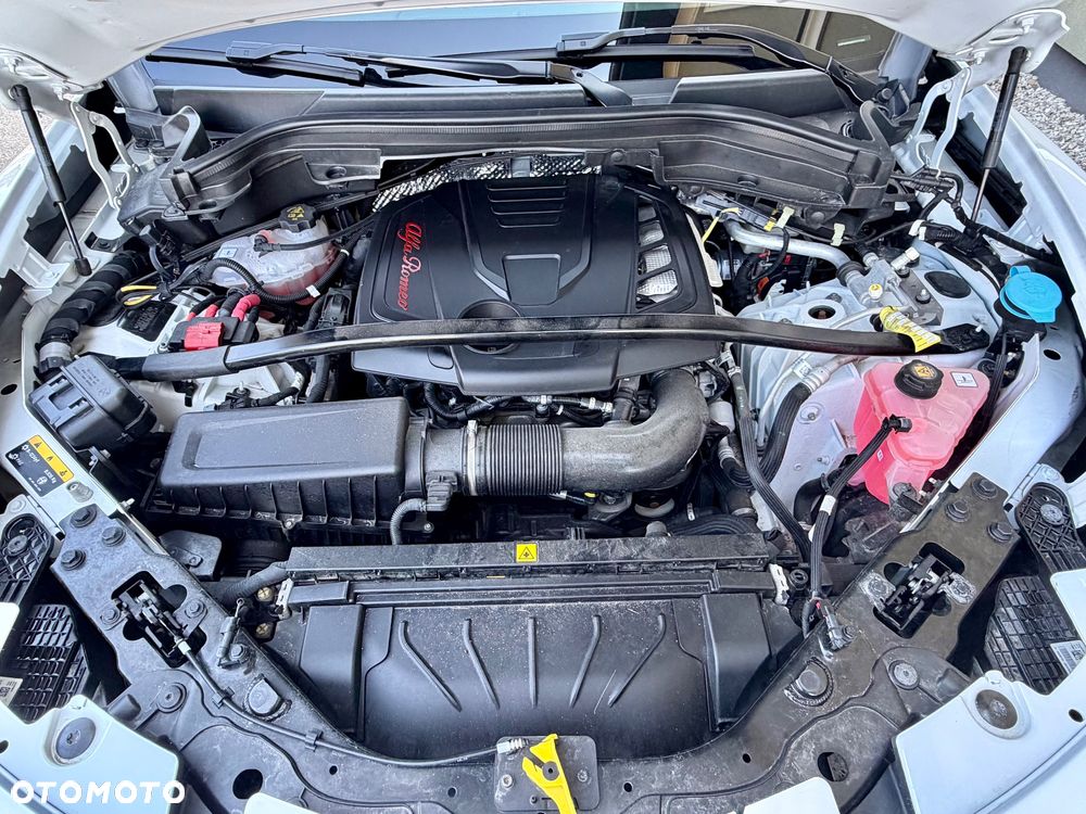 Alfa Romeo Stelvio 2.0 Turbo 16V AT8-Q4 Veloce - 22