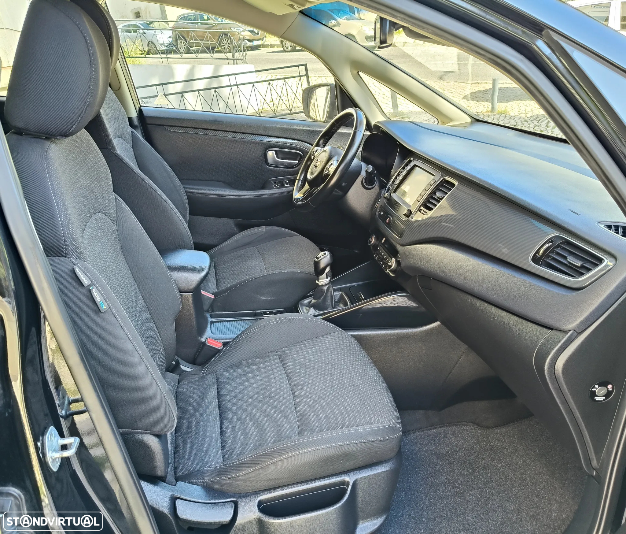 Kia Carens 1.7 CRDi ISG TX - 18