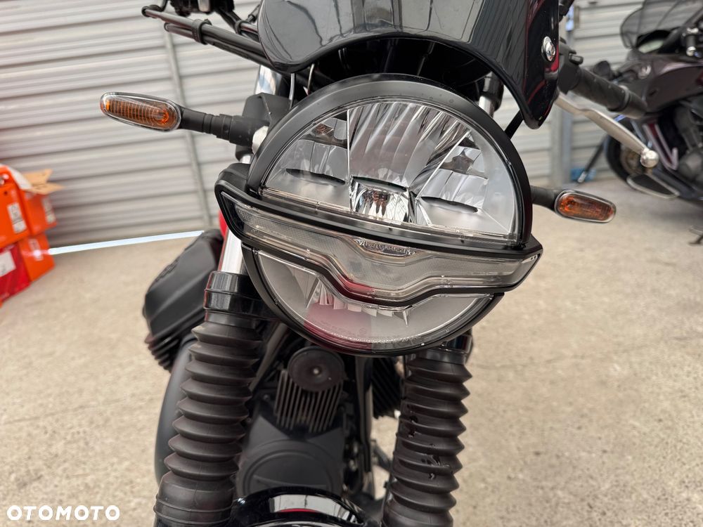 Moto Guzzi V85 - 13