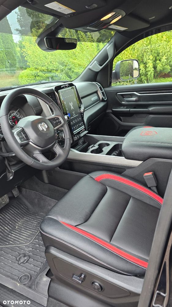 RAM 1500 Crew Cab Shortbed Bighorn - 10